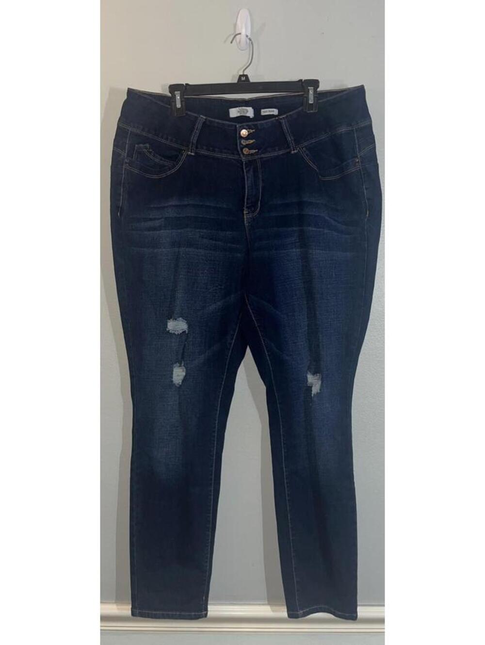 YMI wannabettabutt Skinny Jeans - Mid Rise/Stretch/Distressed - Women's Size 20